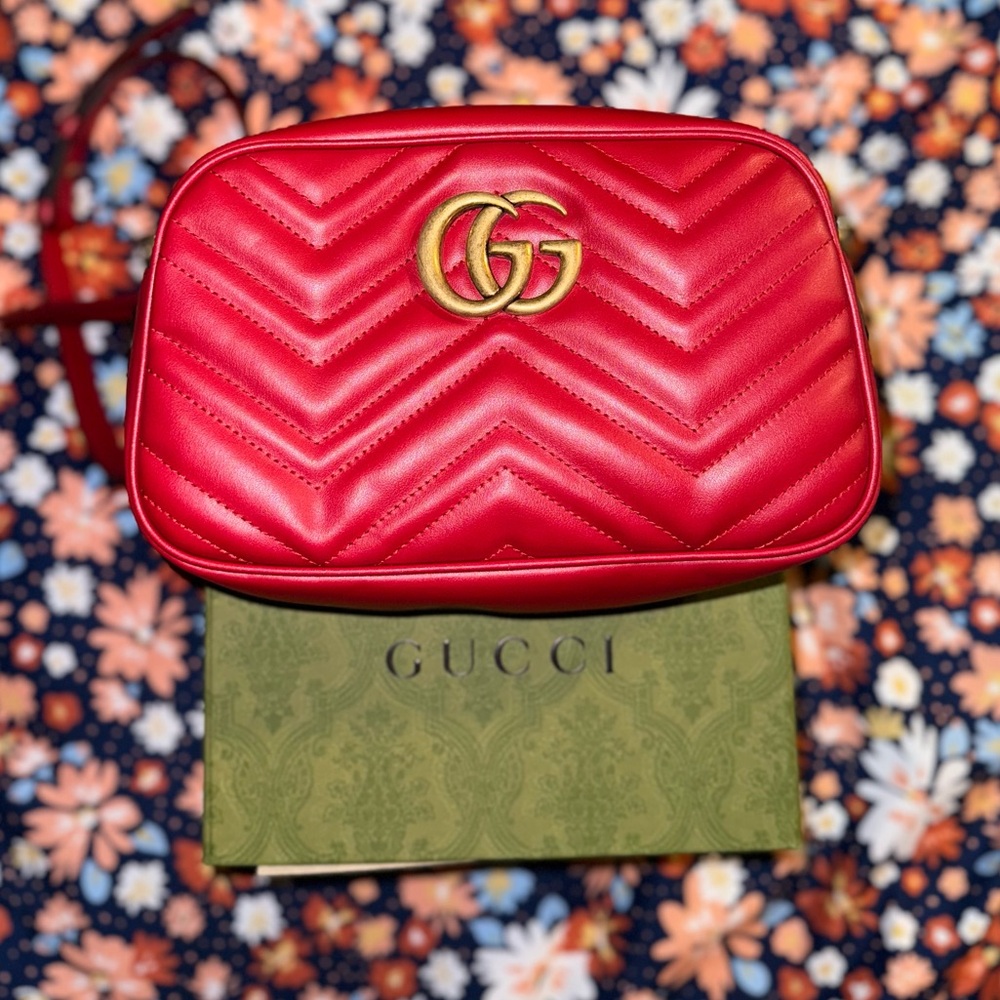 Gucci red marmont bag